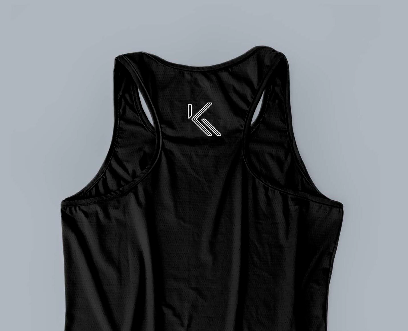 Polera sin manga Basic Negra